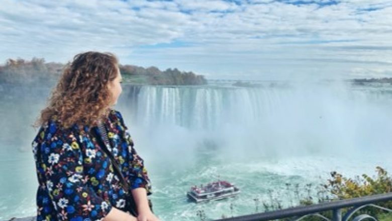 Chloe Asker at Niagara Falls